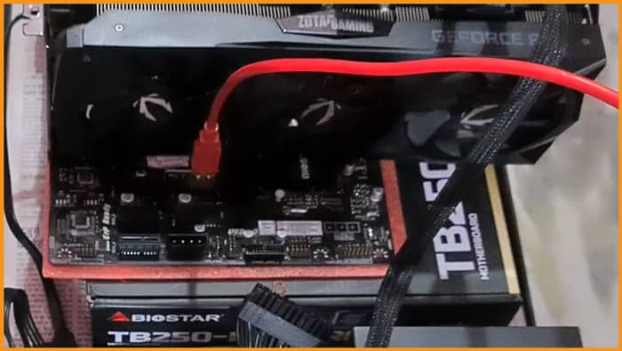 mini PCIe slot connected in motherboard